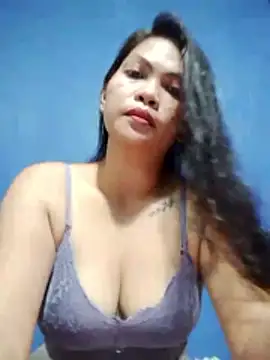 Snapshot of missluvv chatting on 04/12/26, 05:33 missluvv online show from 04/12/26, 05:33