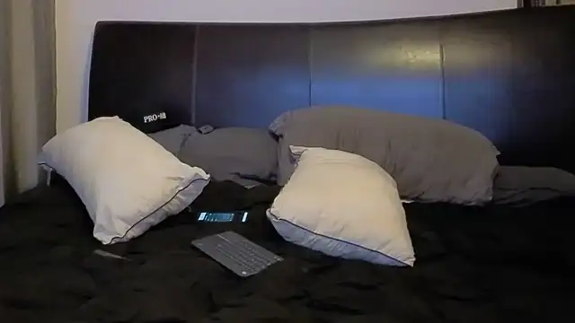 pantyhoselover54 online show from 10/22/25, 12:21