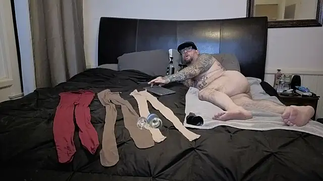 pantyhoselover54 online show from 11/25/25, 01:50