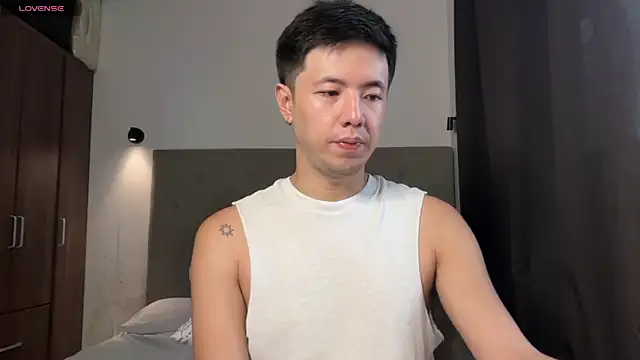 Snapshot of Addictiveboi chatting on 05/25/26, 03:06 Addictiveboi online show from 05/25/26, 03:06