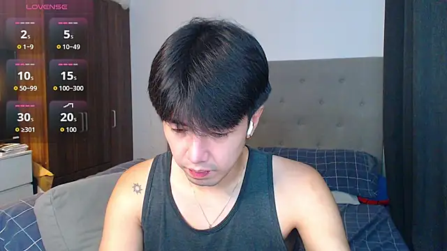 Snapshot of Addictiveboi chatting on 10/05/25, 03:52 Addictiveboi online show from 10/05/25, 03:52