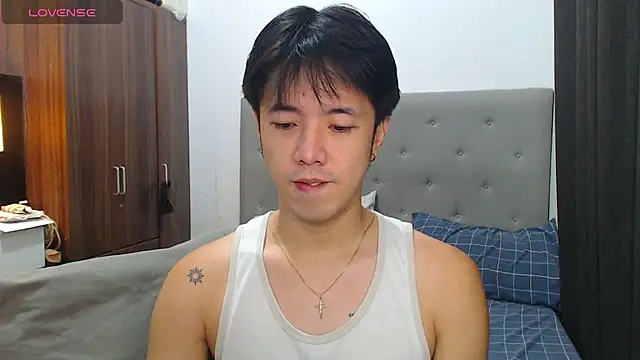 Snapshot of Addictiveboi chatting on 10/16/25, 01:03 Addictiveboi online show from 10/16/25, 01:03