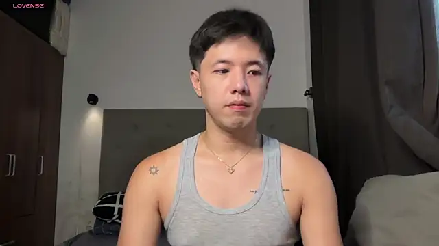 Snapshot of Addictiveboi chatting on 06/25/26, 07:24 Addictiveboi online show from 06/25/26, 07:24