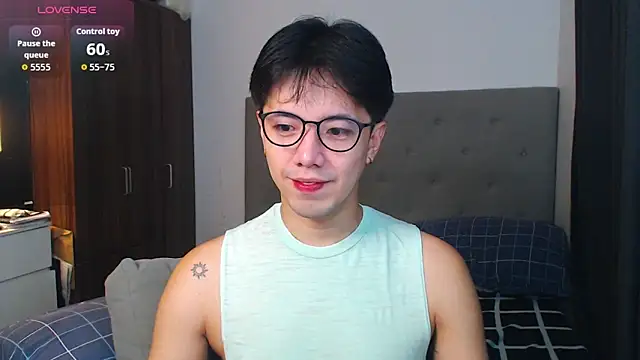 Snapshot of Addictiveboi chatting on 09/20/25, 01:54 Addictiveboi online show from 09/20/25, 01:54