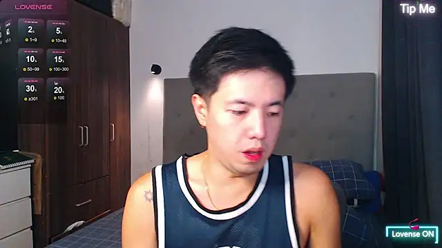Snapshot of Addictiveboi chatting on 04/19/26, 02:34 Addictiveboi online show from 04/19/26, 02:34