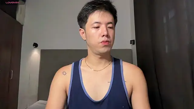 Snapshot of Addictiveboi chatting on 05/18/26, 03:06 Addictiveboi online show from 05/18/26, 03:06