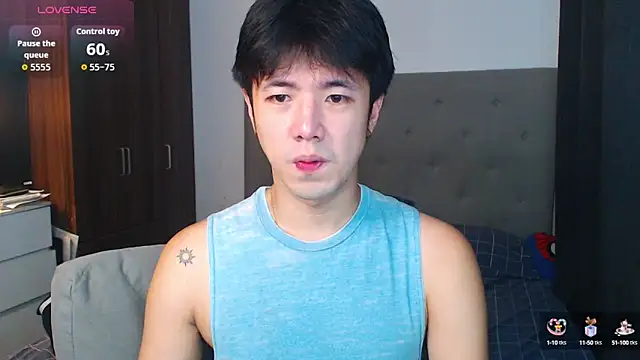 Snapshot of Addictiveboi chatting on 09/11/25, 03:28 Addictiveboi online show from 09/11/25, 03:28
