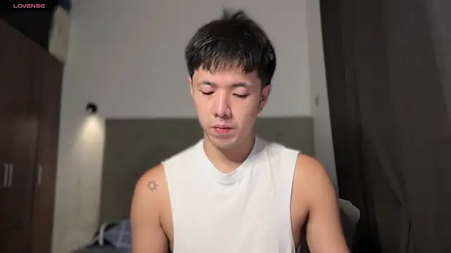 Snapshot of Addictiveboi chatting on 06/30/26, 02:22 Addictiveboi online show from 06/30/26, 02:22