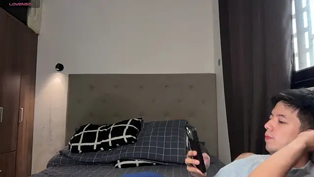Snapshot of Addictiveboi chatting on 06/12/26, 05:16 Addictiveboi online show from 06/12/26, 05:16