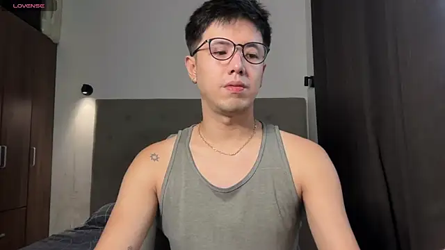 Snapshot of Addictiveboi chatting on 05/06/26, 04:05 Addictiveboi online show from 05/06/26, 04:05