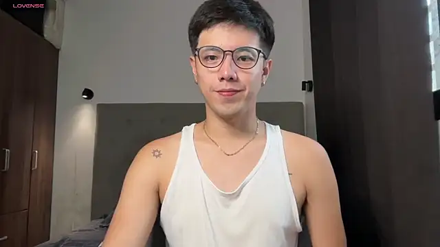 Snapshot of Addictiveboi chatting on 05/08/26, 03:21 Addictiveboi online show from 05/08/26, 03:21
