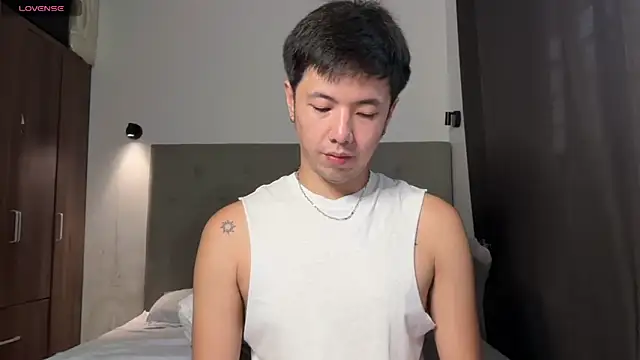 Snapshot of Addictiveboi chatting on 05/21/26, 03:37 Addictiveboi online show from 05/21/26, 03:37
