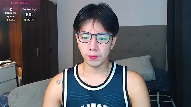 Snapshot of Addictiveboi chatting on 09/23/25, 03:13 Addictiveboi online show from 09/23/25, 03:13