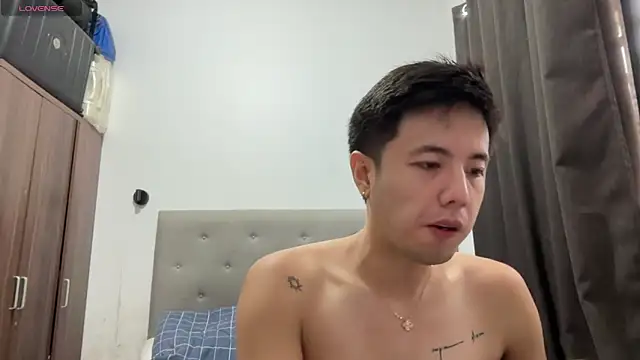 Snapshot of Addictiveboi chatting on 06/04/26, 03:22 Addictiveboi online show from 06/04/26, 03:22
