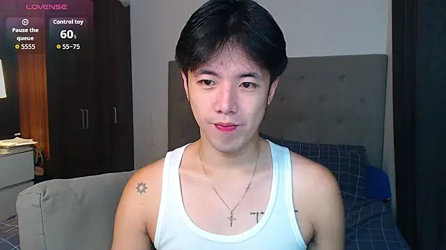 Snapshot of Addictiveboi chatting on 10/14/25, 03:07 Addictiveboi online show from 10/14/25, 03:07