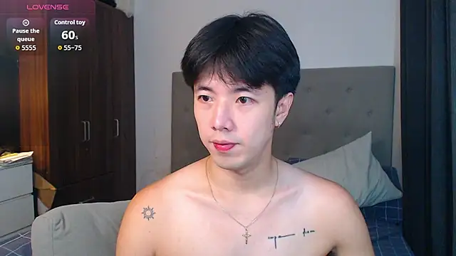Snapshot of Addictiveboi chatting on 10/11/25, 03:29 Addictiveboi online show from 10/11/25, 03:29