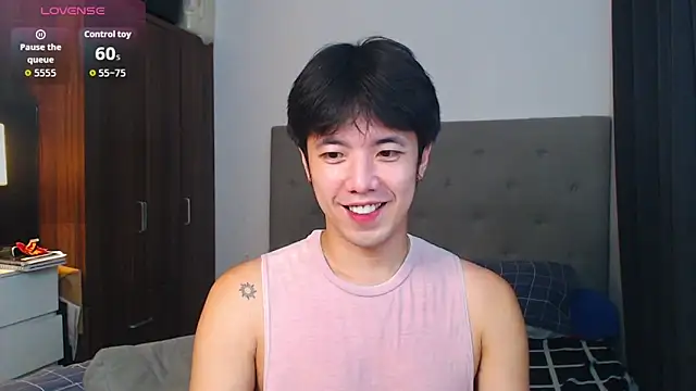 Snapshot of Addictiveboi chatting on 09/17/25, 06:59 Addictiveboi online show from 09/17/25, 06:59