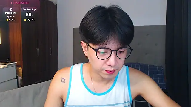 Snapshot of Addictiveboi chatting on 09/22/25, 05:02 Addictiveboi online show from 09/22/25, 05:02