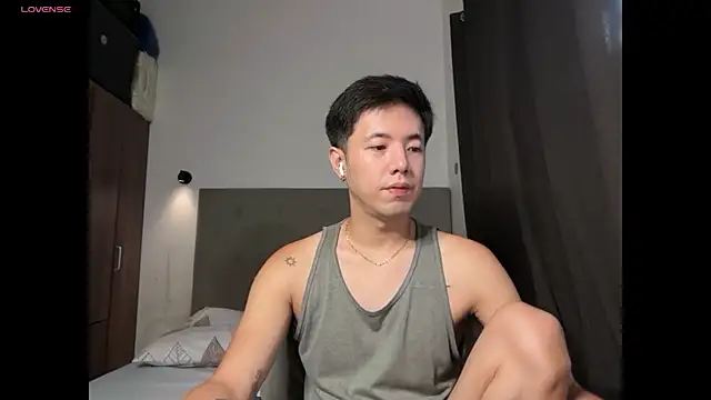 Snapshot of Addictiveboi chatting on 05/16/26, 01:37 Addictiveboi online show from 05/16/26, 01:37