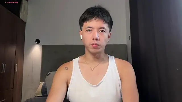 Snapshot of Addictiveboi chatting on 06/26/26, 02:39 Addictiveboi online show from 06/26/26, 02:39