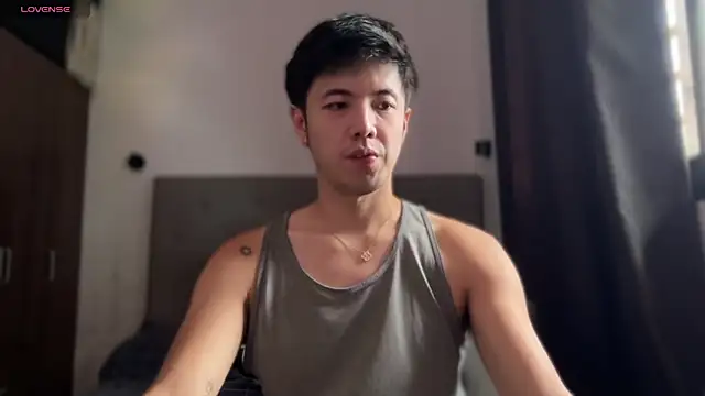 Snapshot of Addictiveboi chatting on 07/17/26, 04:10 Addictiveboi online show from 07/17/26, 04:10