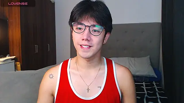 Snapshot of Addictiveboi chatting on 09/15/25, 04:46 Addictiveboi online show from 09/15/25, 04:46