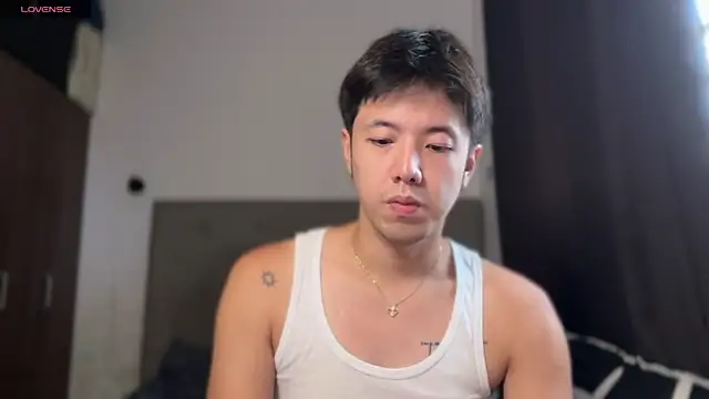 Snapshot of Addictiveboi chatting on 07/15/26, 03:13 Addictiveboi online show from 07/15/26, 03:13