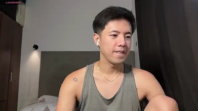 Snapshot of Addictiveboi chatting on 05/16/26, 01:26 Addictiveboi online show from 05/16/26, 01:26