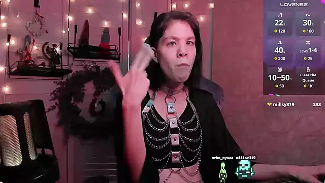 aestheticbeing online show from 12/21/25, 12:40