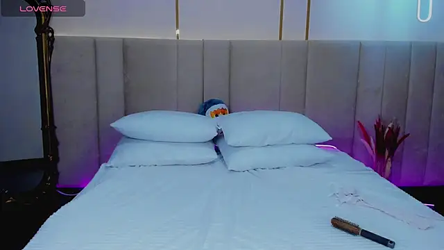 Snapshot of Alice_Wander chatting on 09/10/25, 02:43 Alice Wander online show from 09/10/25, 02:43