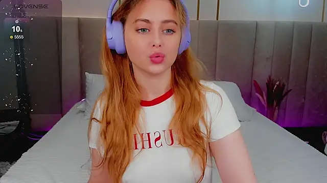 Snapshot of Alice_Wander chatting on 09/11/25, 02:22 Alice Wander online show from 09/11/25, 02:22