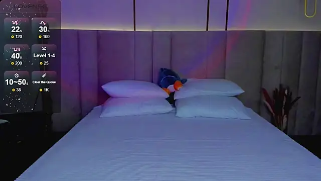 Snapshot of Alice_Wander chatting on 09/09/25, 02:43 Alice Wander online show from 09/09/25, 02:43