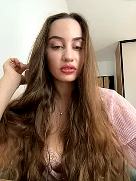 Maribelle Vinnie online show from 12/15/25, 11:38