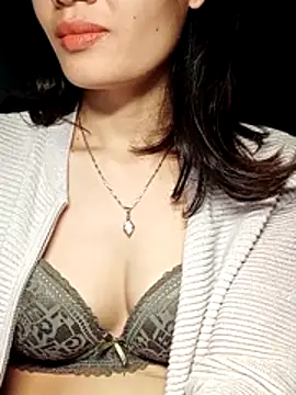 Hinna x online show from 11/17/25, 08:35