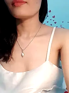 Snapshot of Hinna_x chatting on 06/22/26, 01:44 Hinna x online show from 06/22/26, 01:44