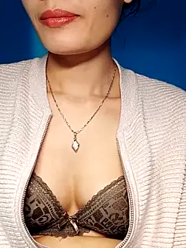 Hinna x online show from 11/25/25, 02:34