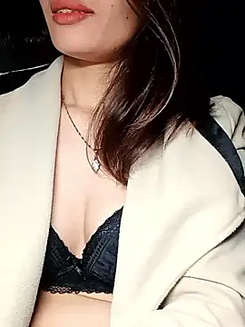 Hinna x online show from 11/22/25, 08:18