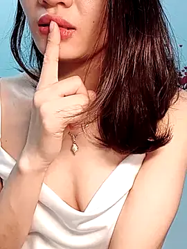 Hinna x online show from 04/14/26, 02:16