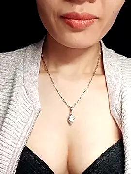 Hinna x online show from 10/28/25, 10:31