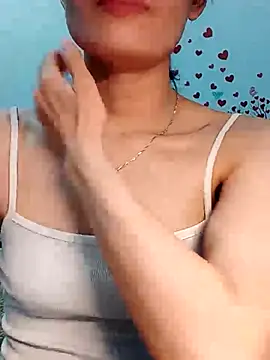 Snapshot of Hinna_x chatting on 07/16/26, 10:01 Hinna x online show from 07/16/26, 10:01