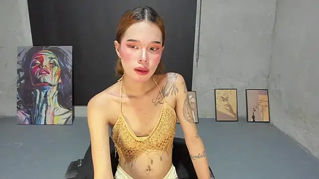 Colette Thompson online show from 10/31/25, 11:51