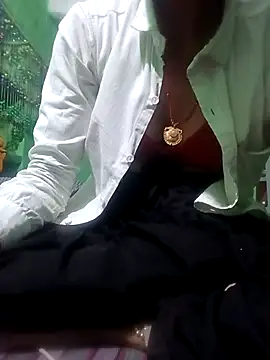 Snapshot of kajalbhabhi44 chatting on 12/17/25, 12:21 kajalbhabhi44 online show from 12/17/25, 12:21