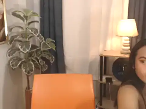 Snapshot of yourmochaloca69 chatting on 10/22/25, 03:44 yourmochaloca69 online show from 10/22/25, 03:44