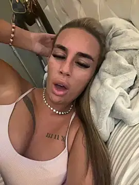 EllieMaeBaby online show from 10/15/25, 09:01