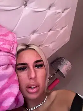 EllieMaeBaby online show from 11/21/25, 09:41