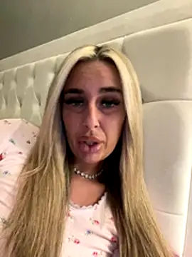 EllieMaeBaby online show from 11/15/25, 09:52