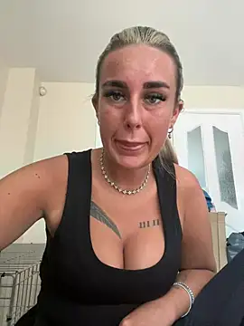 EllieMaeBaby online show from 04/11/26, 02:10