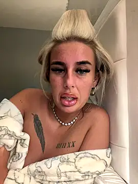 EllieMaeBaby online show from 11/24/25, 10:43