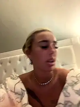 EllieMaeBaby online show from 11/11/25, 08:36