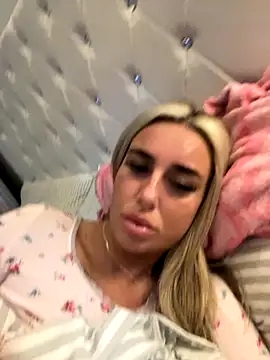 EllieMaeBaby online show from 12/04/25, 12:26